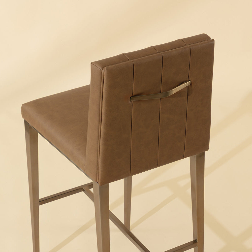 Wilbur Barstool
