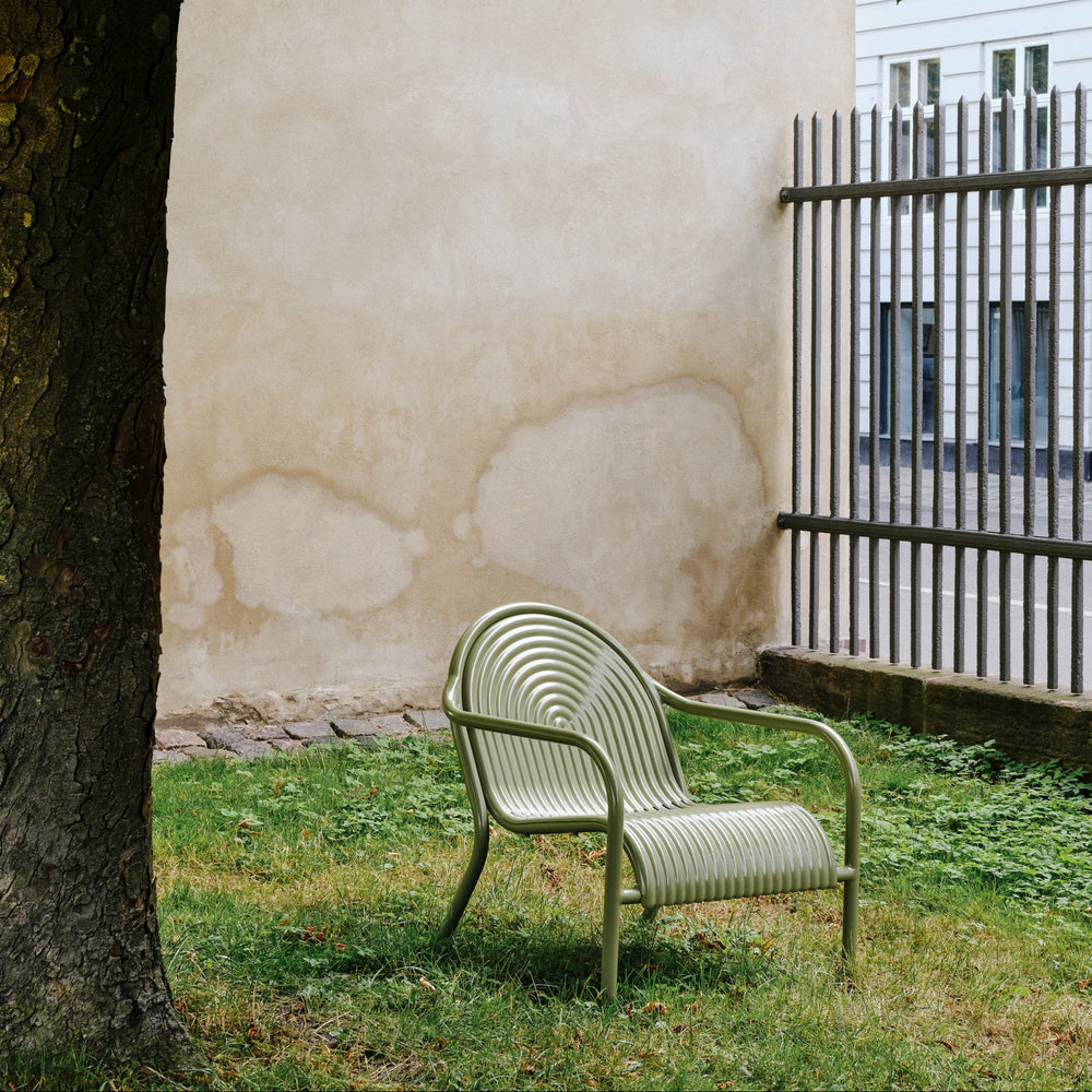 Groove Outdoor Lounge Chair