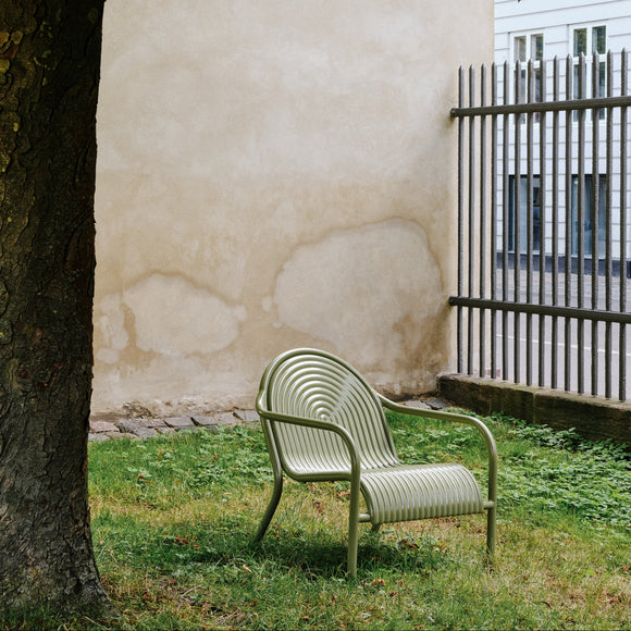 Groove Outdoor Lounge Chair