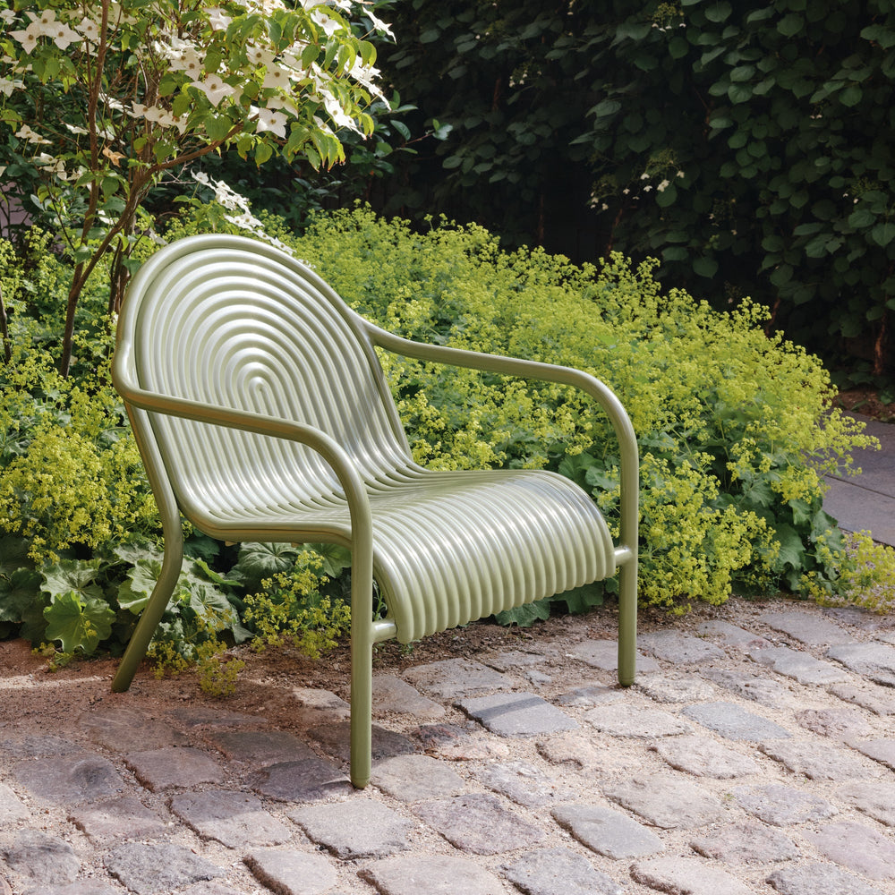 Groove Outdoor Lounge Chair