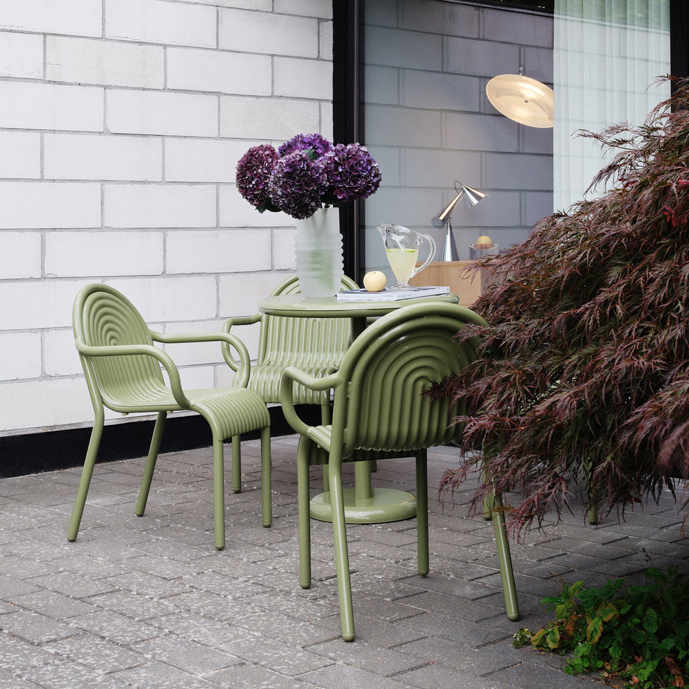 Groove Outdoor Round Dining Table