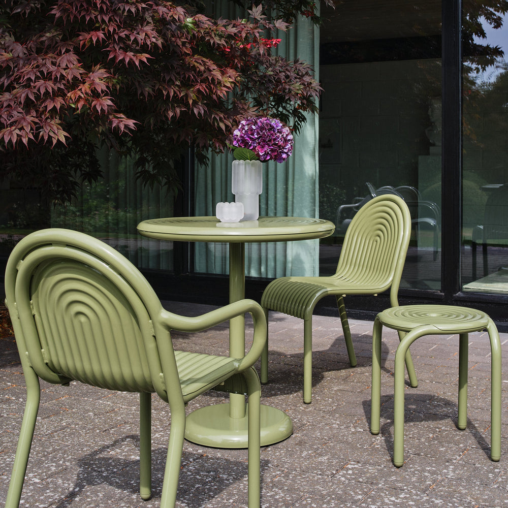 Groove Outdoor Round Dining Table