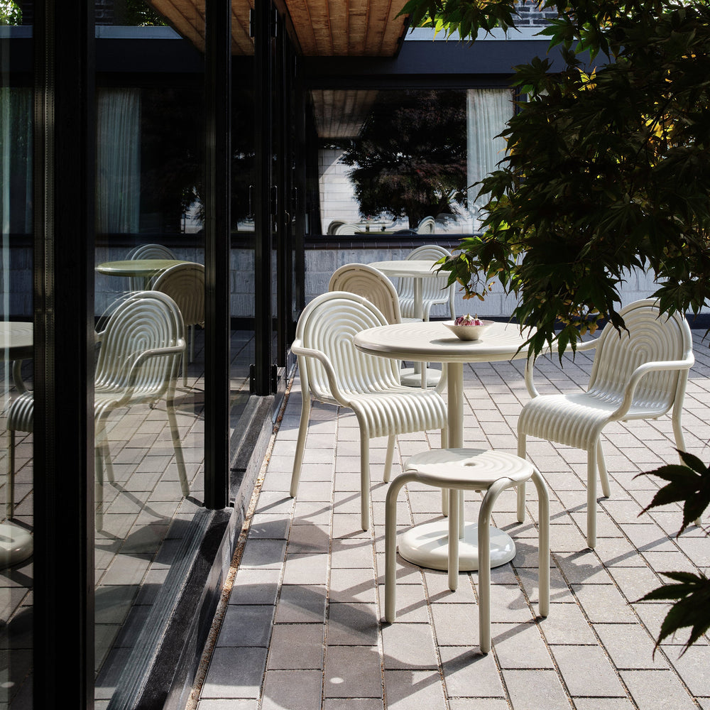 Groove Outdoor Round Dining Table