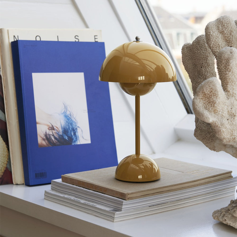 Flowerpot VP9 Portable Table Lamp