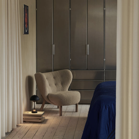 Flowerpot VP9 Portable Table Lamp