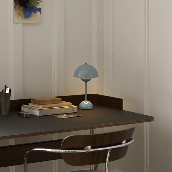 Flowerpot VP9 Portable Table Lamp
