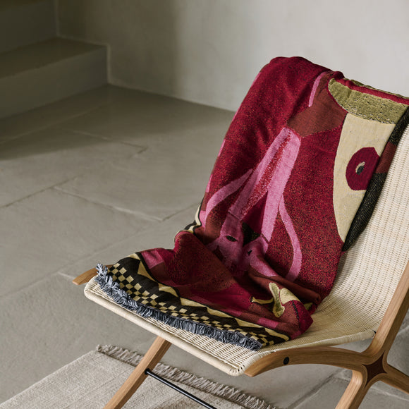 Momento Throw Blanket