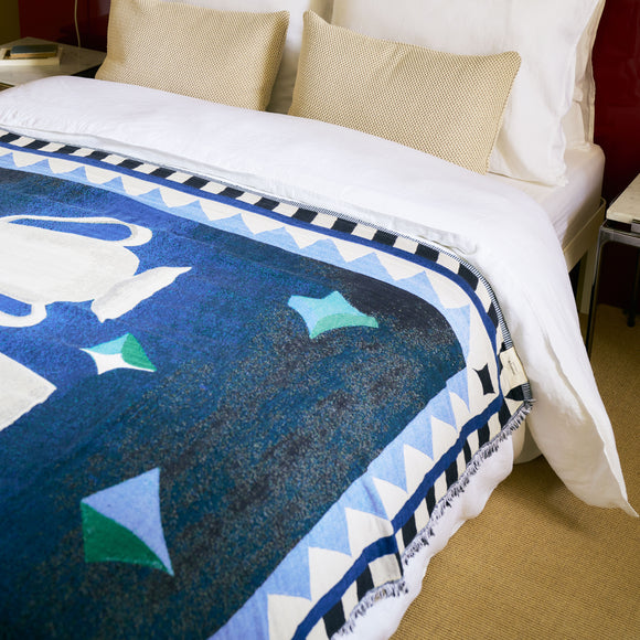 Momento Throw Blanket