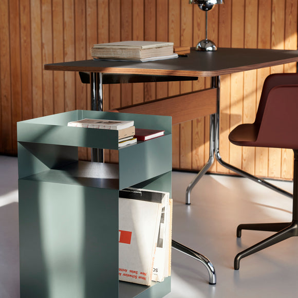 Pavilion AV16 Desk