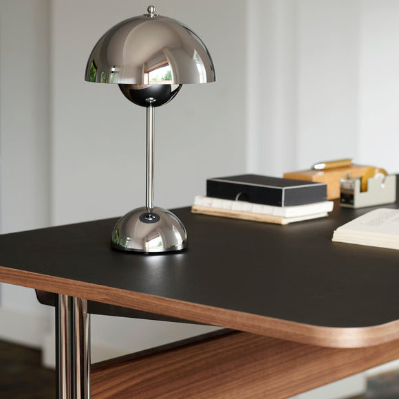 Pavilion AV16 Desk