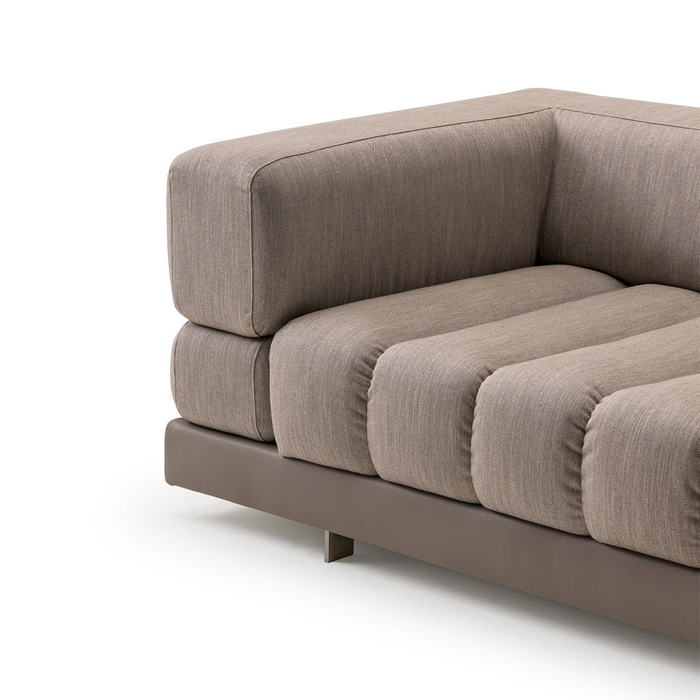Domus Lounge Chair
