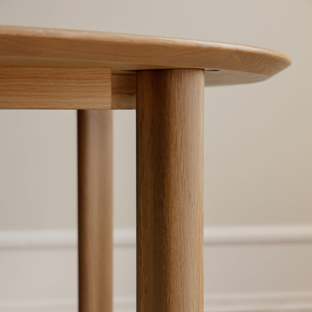 Comfort Circle Dining Table