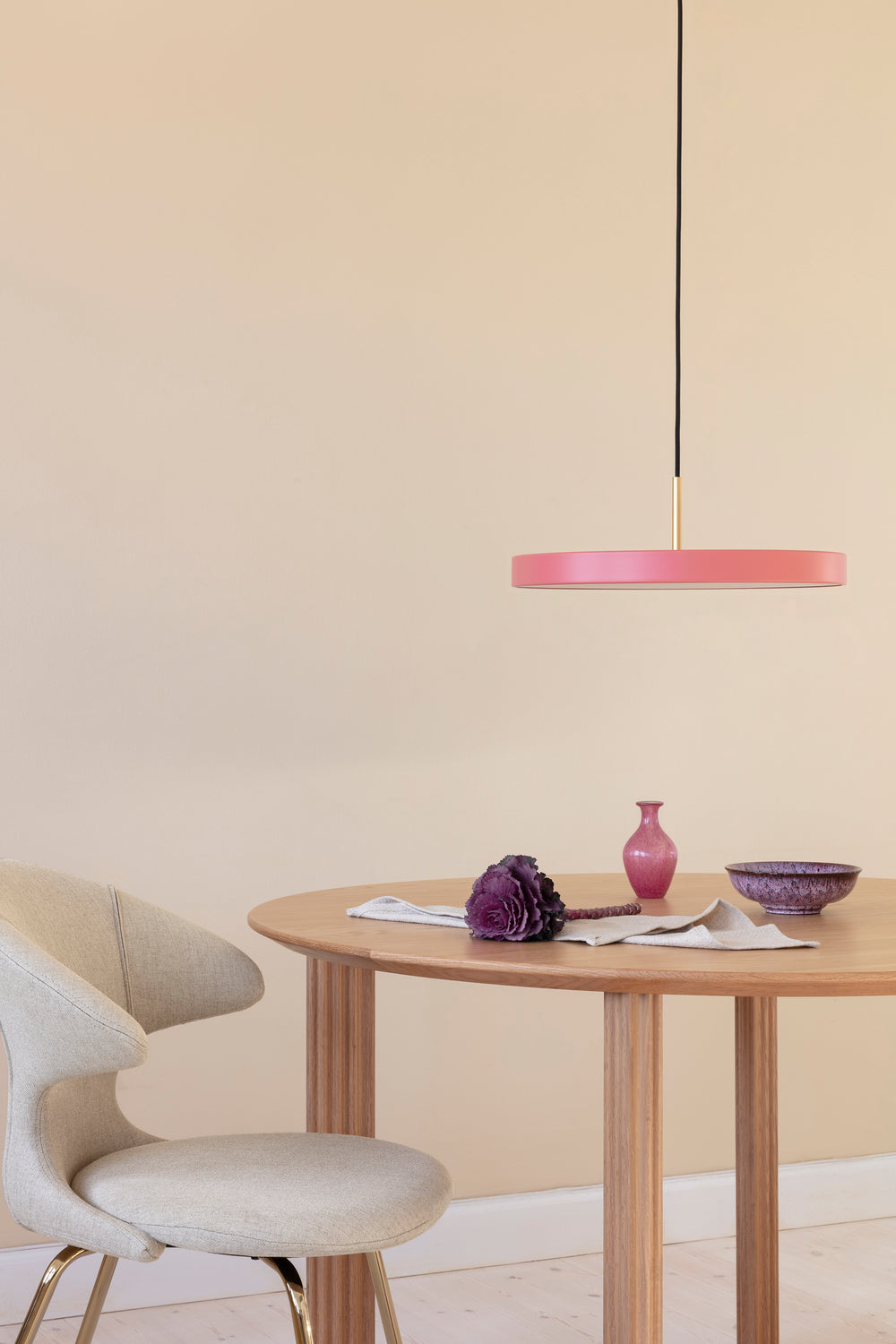 Comfort Circle Dining Table
