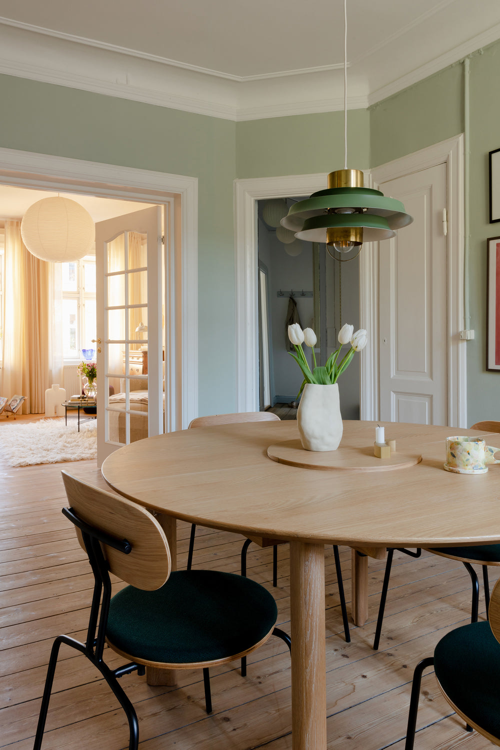 Comfort Circle Extendable Dining Table