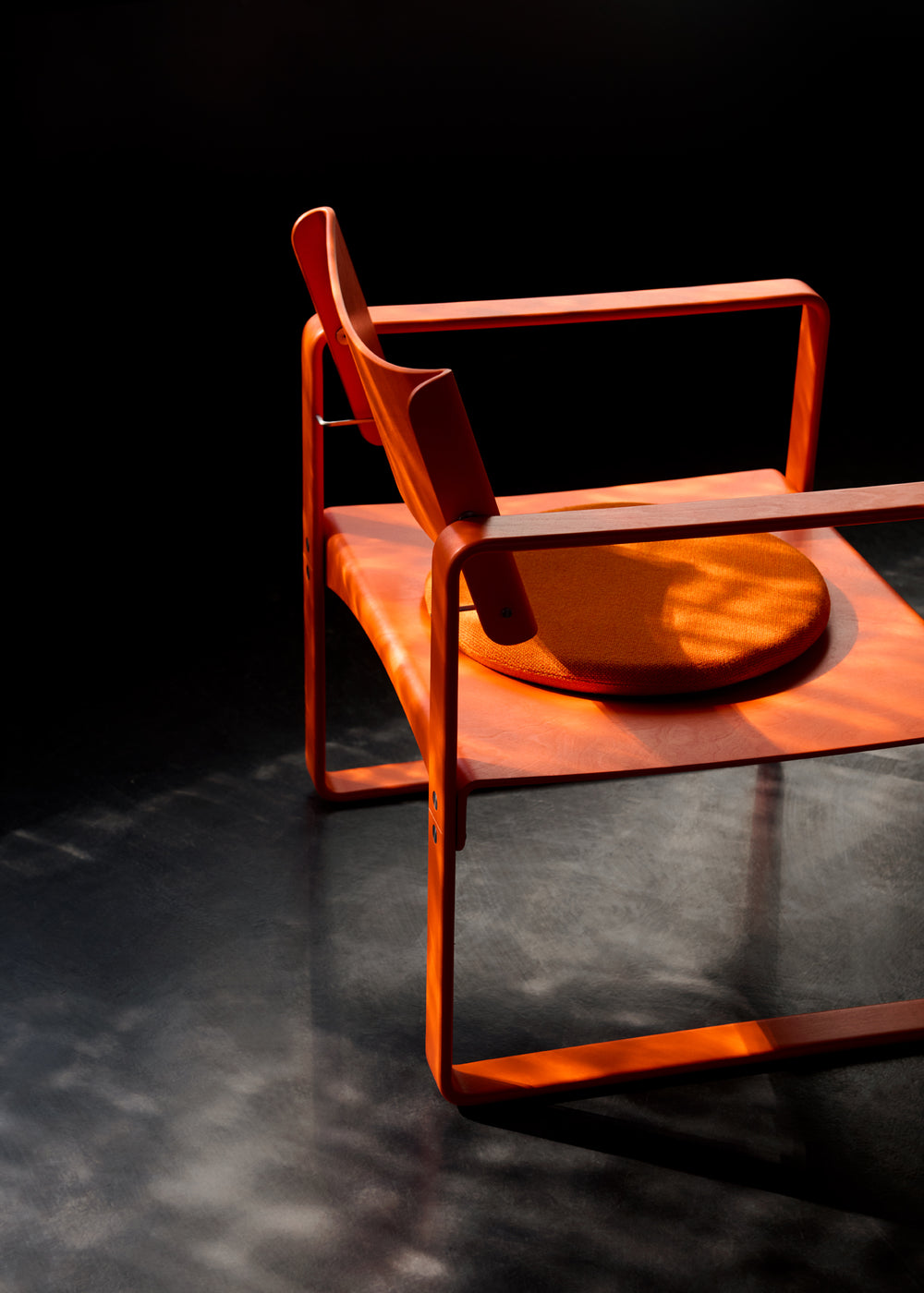 Series 270 F Lounge Armchair