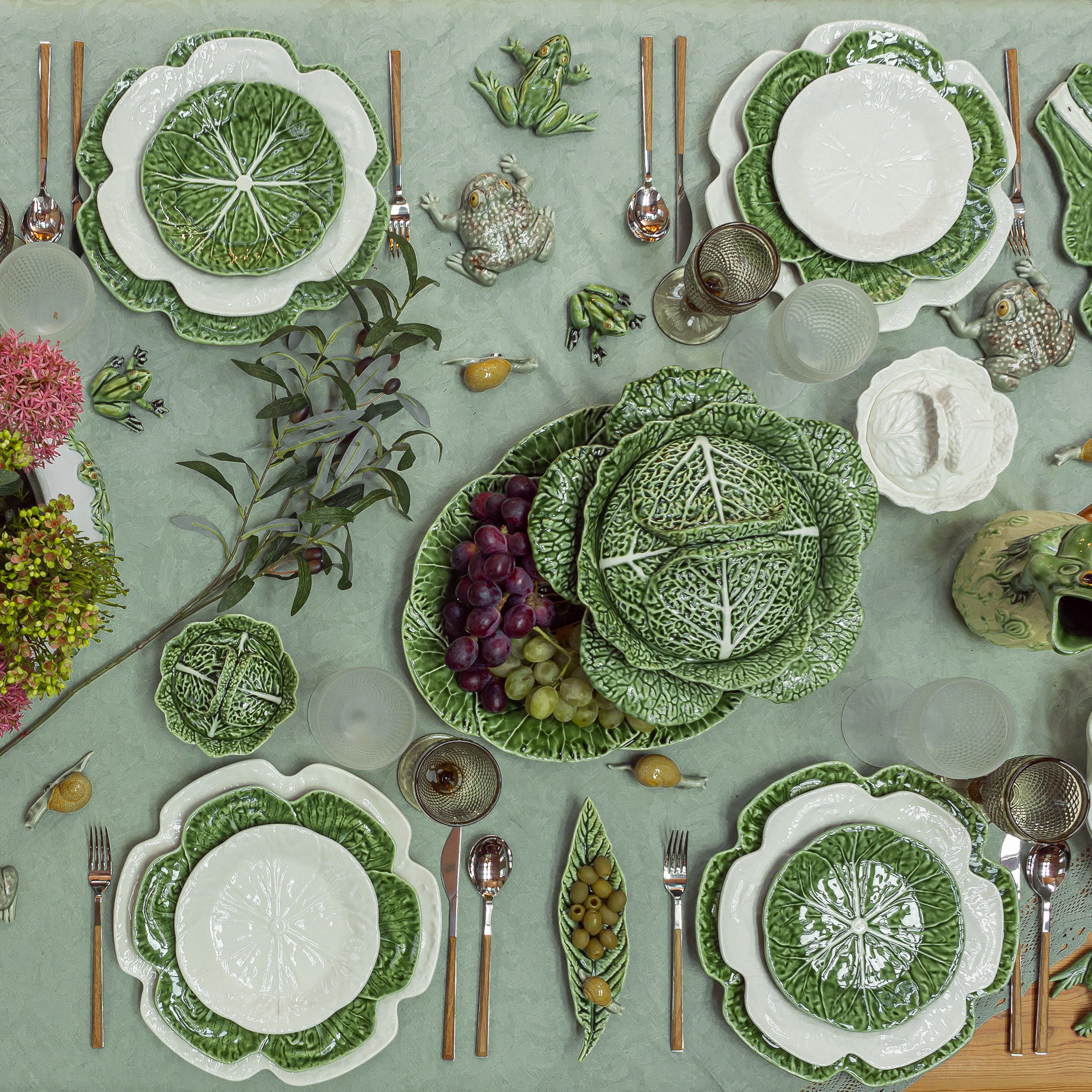 Bordallo Pinheiro Cabbage Fruit/Salad Plate - 2Modern