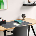 Compas Direction Desk
