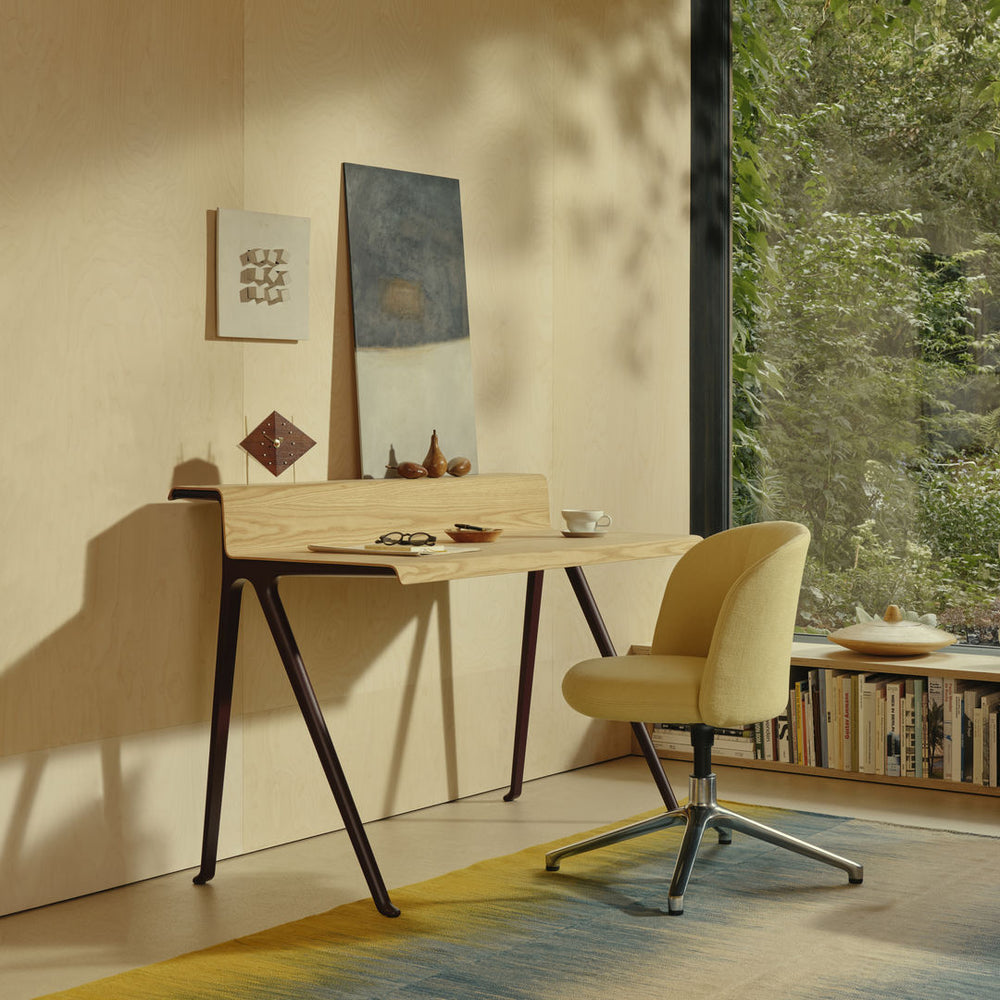 Courier Desk