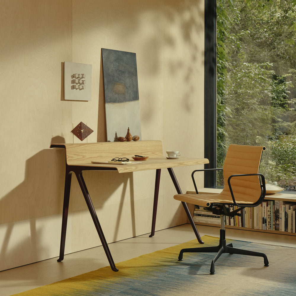 Courier Desk