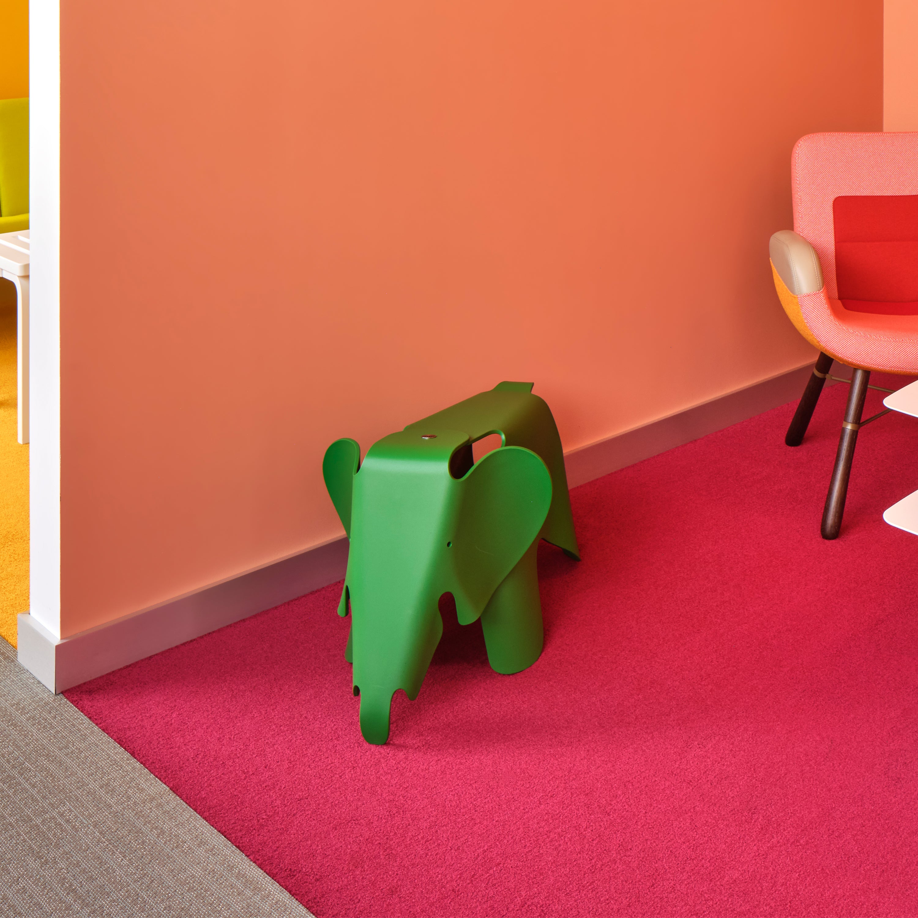 Vitra Eames Elephant - 2Modern