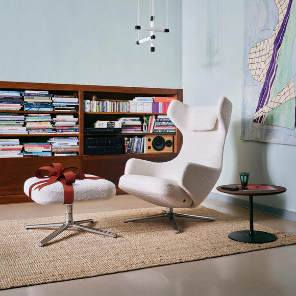 Grand Repos Lounge Chair and Ottoman