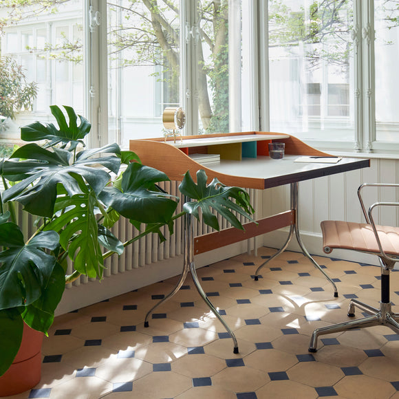 Vitra Tripod Clock - 2Modern