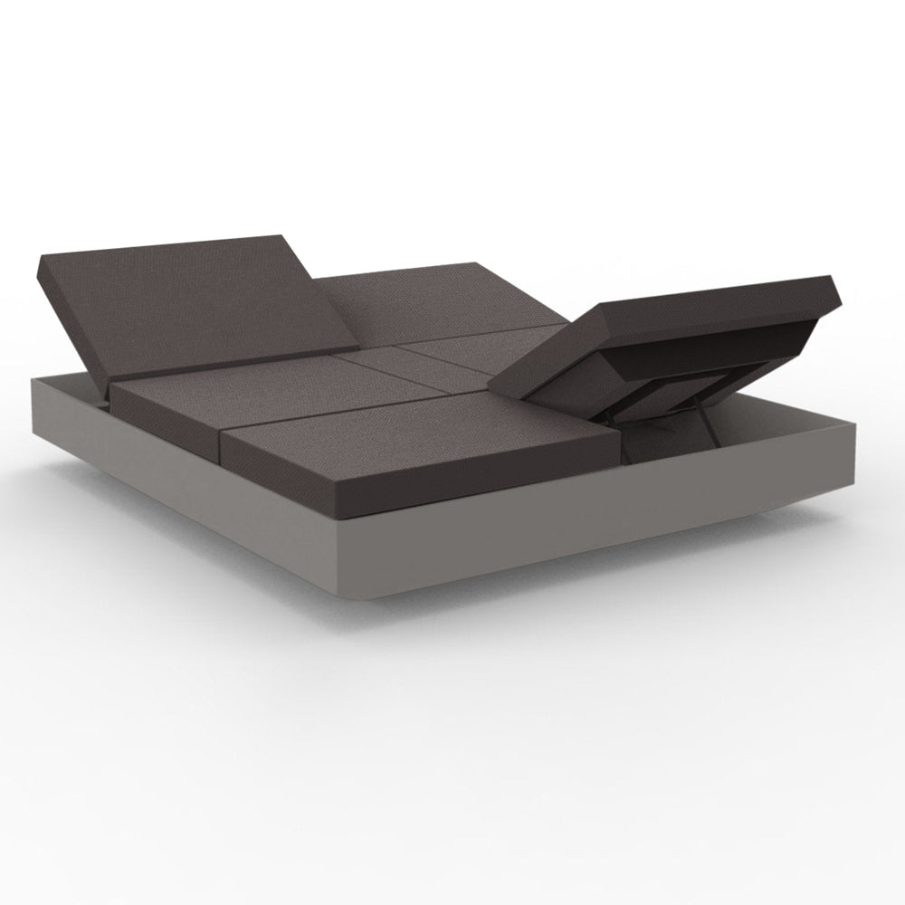 Vela 4 Reclining Backrest Daybed with Parasol Base