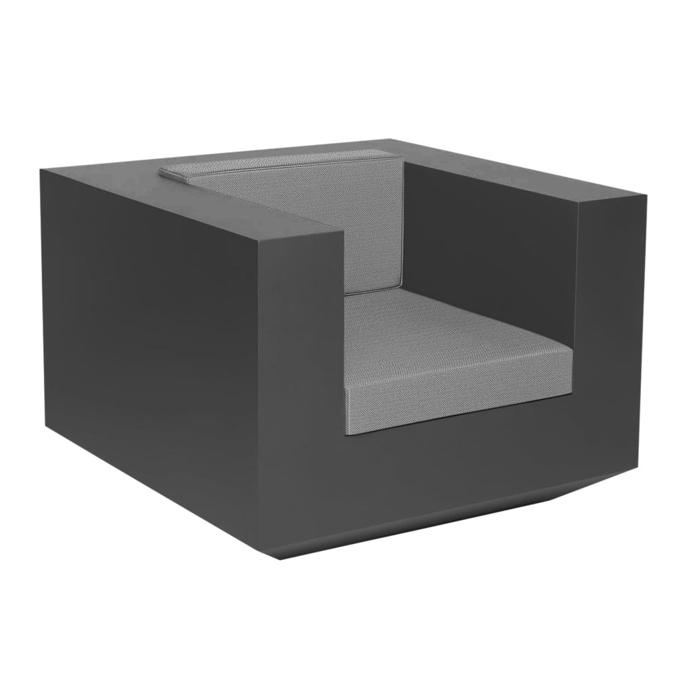 Vela Outdoor Lounge Chair