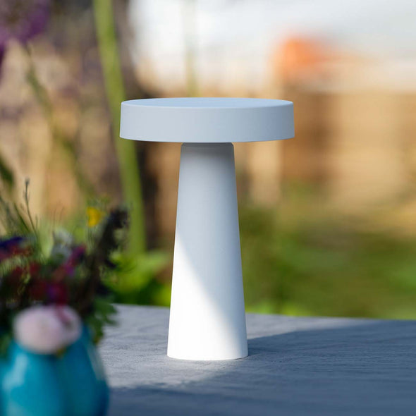 B24867 Flat Portable Outdoor LED Table Lamp