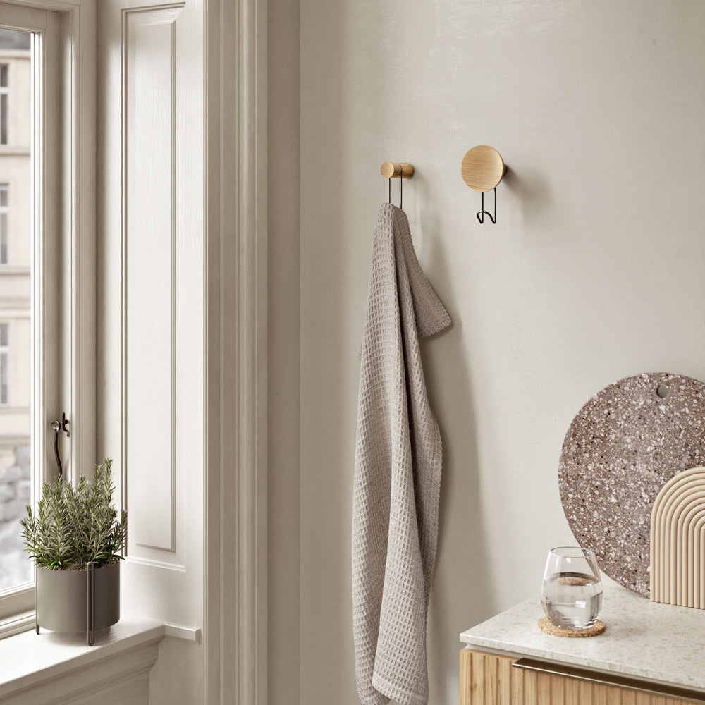 Around Wall Hanger