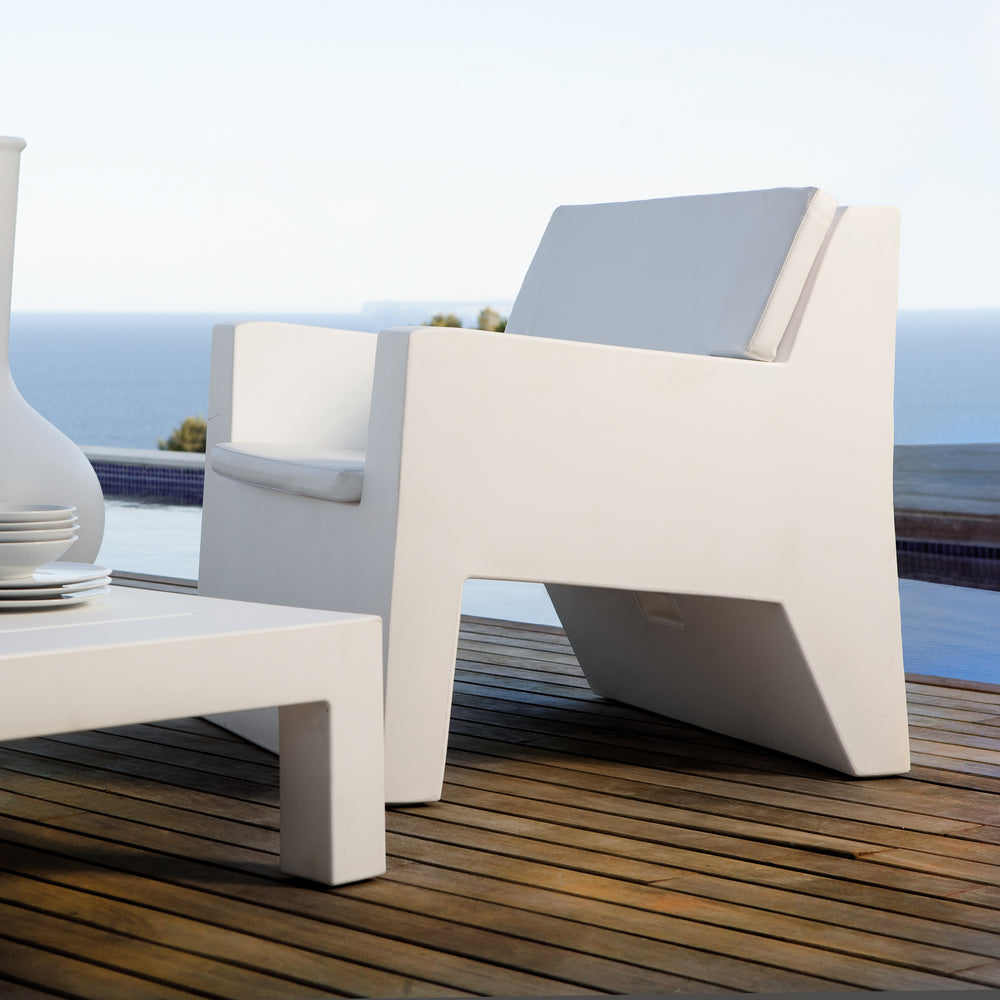 Jut Outdoor Lounge Chair