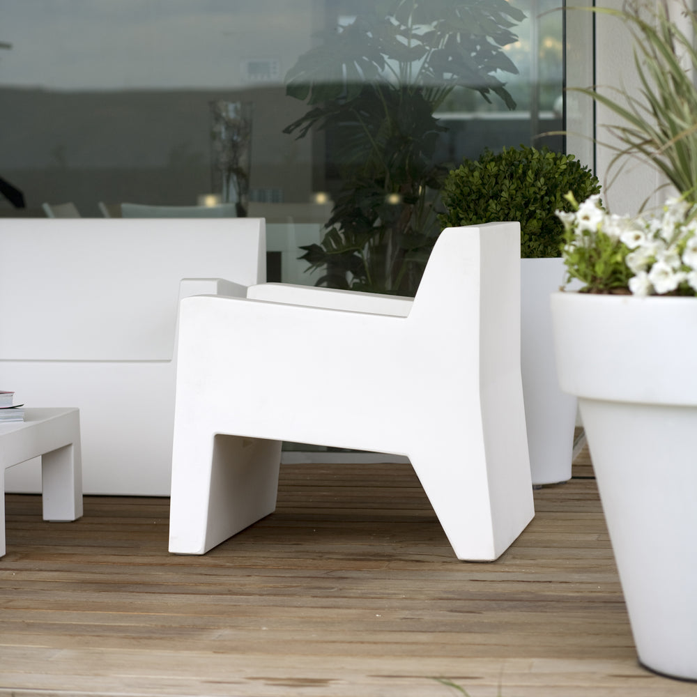 Jut Outdoor Lounge Chair