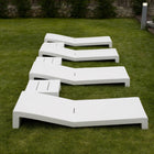 Jut Sun Chaise Table