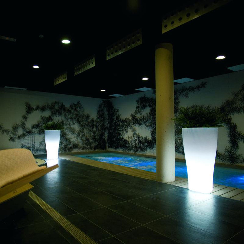 Illuminated Curvada Planter