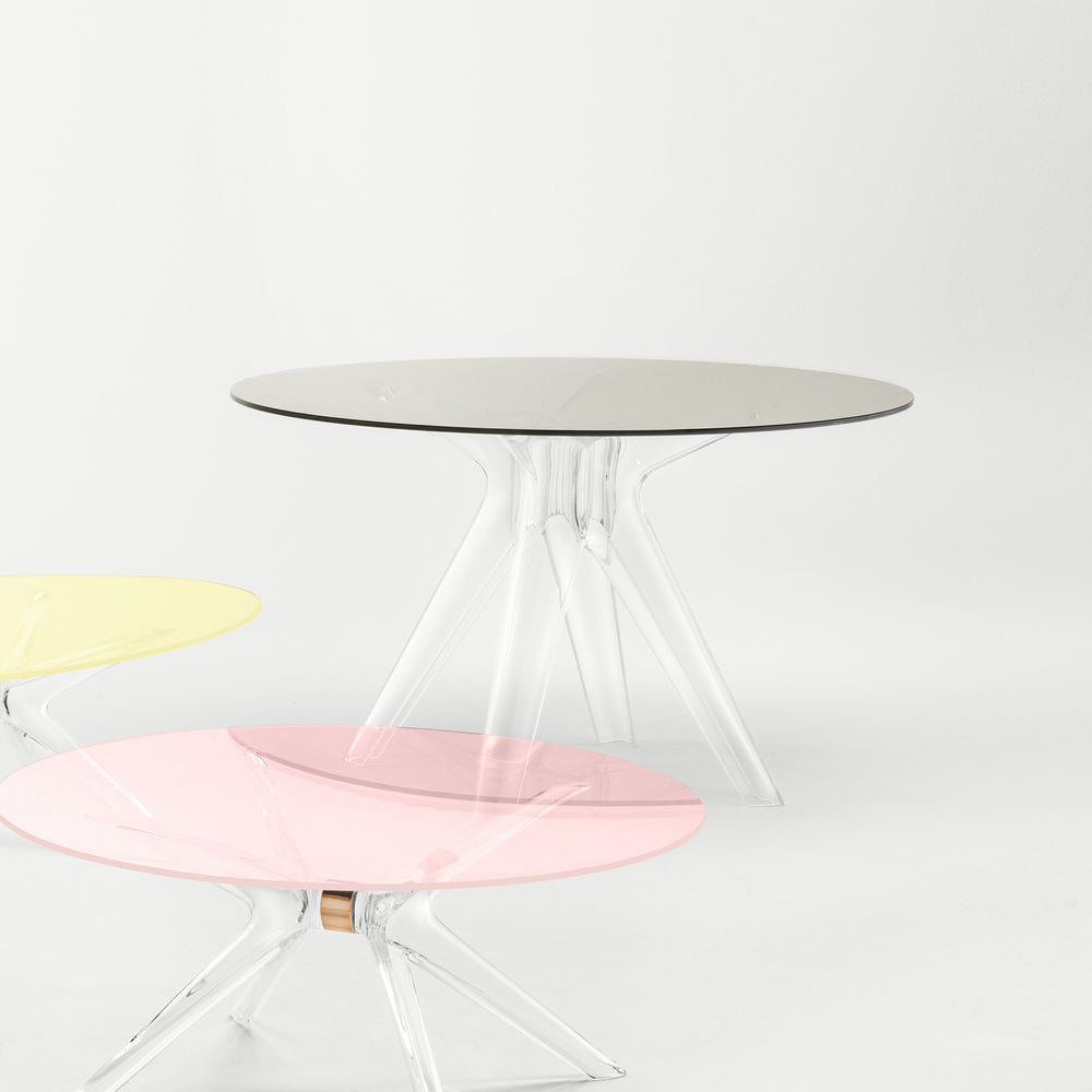 Sir Gio Round Table