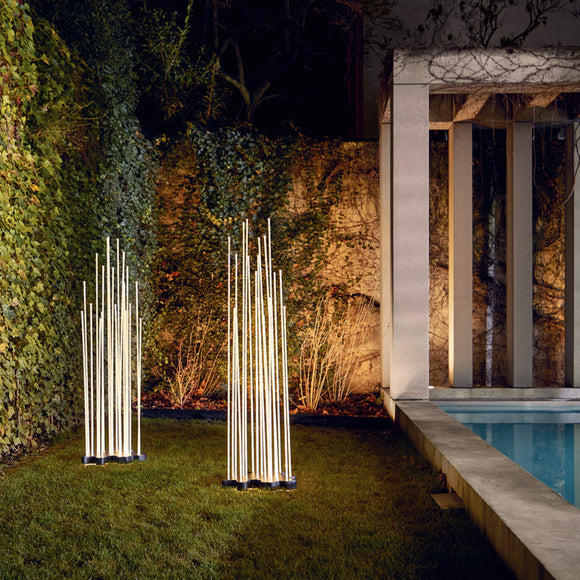 Reeds Outdoor LED Single Floor Lamp