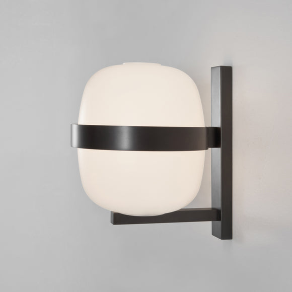 Wally Wall Light