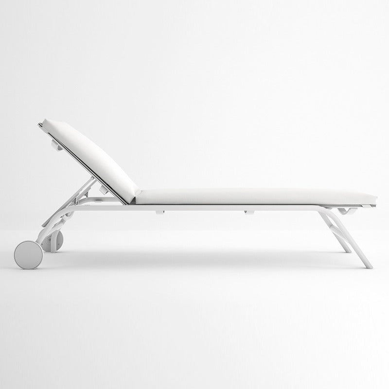 Stack Outdoor Chaiselongue with Wheels