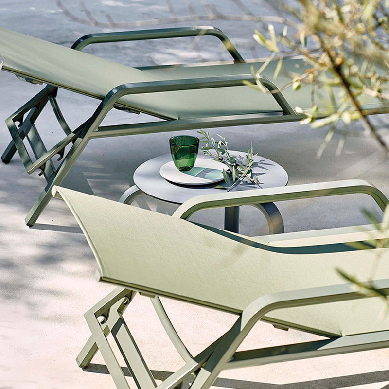 Stack Outdoor Chaiselongue Side Table