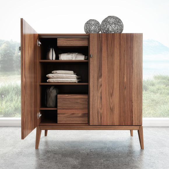 Moment Guest Dresser