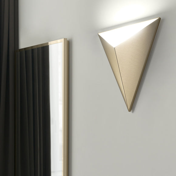 Tetra Wall Light