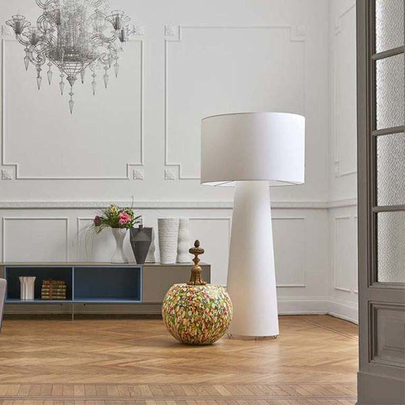 Big Shadow Floor Lamp