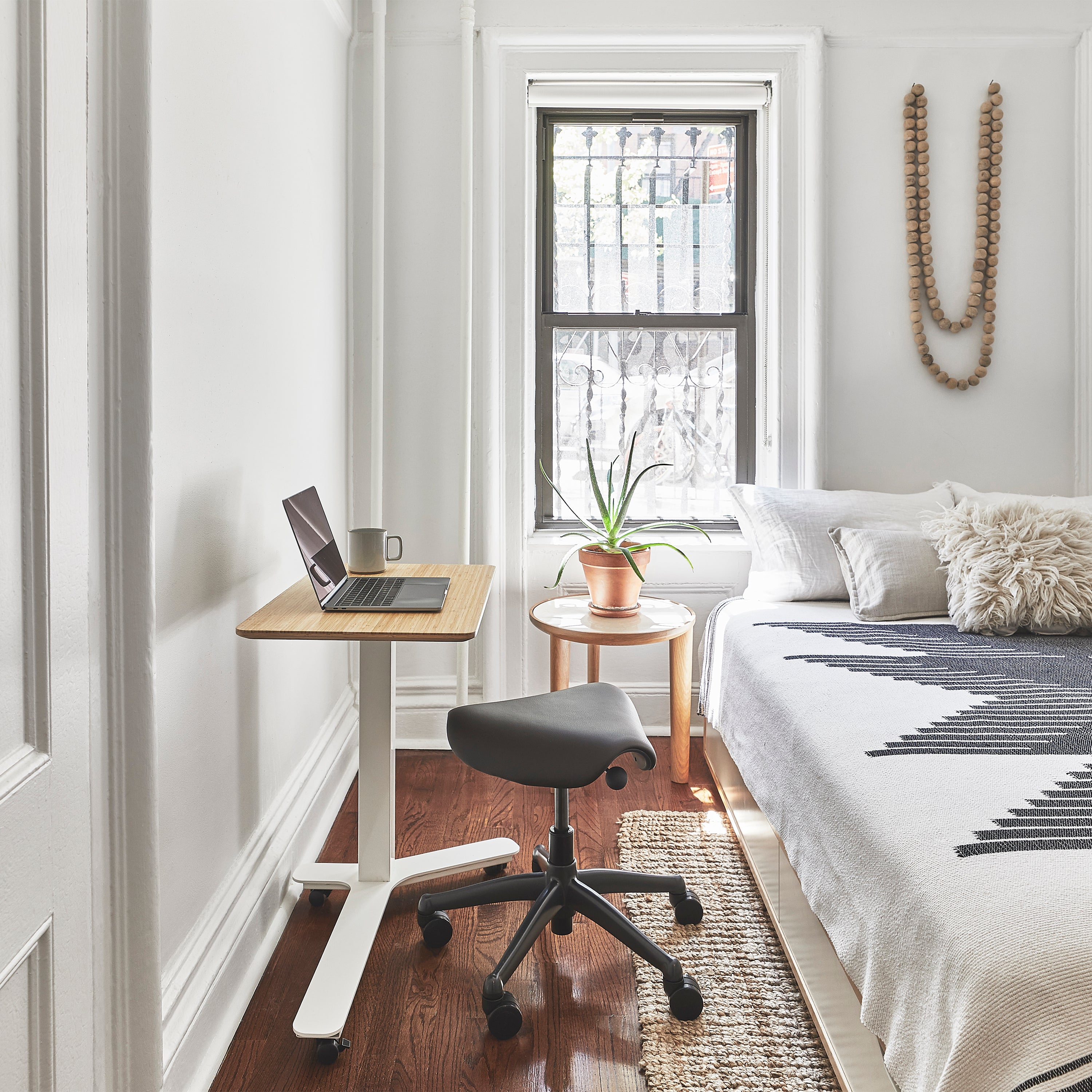 Humanscale Freedom Saddle Task Stool - 2Modern