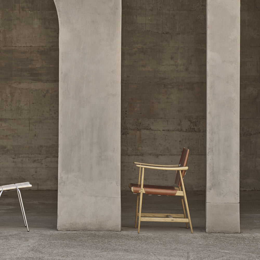 BM1106 Huntsman Chair