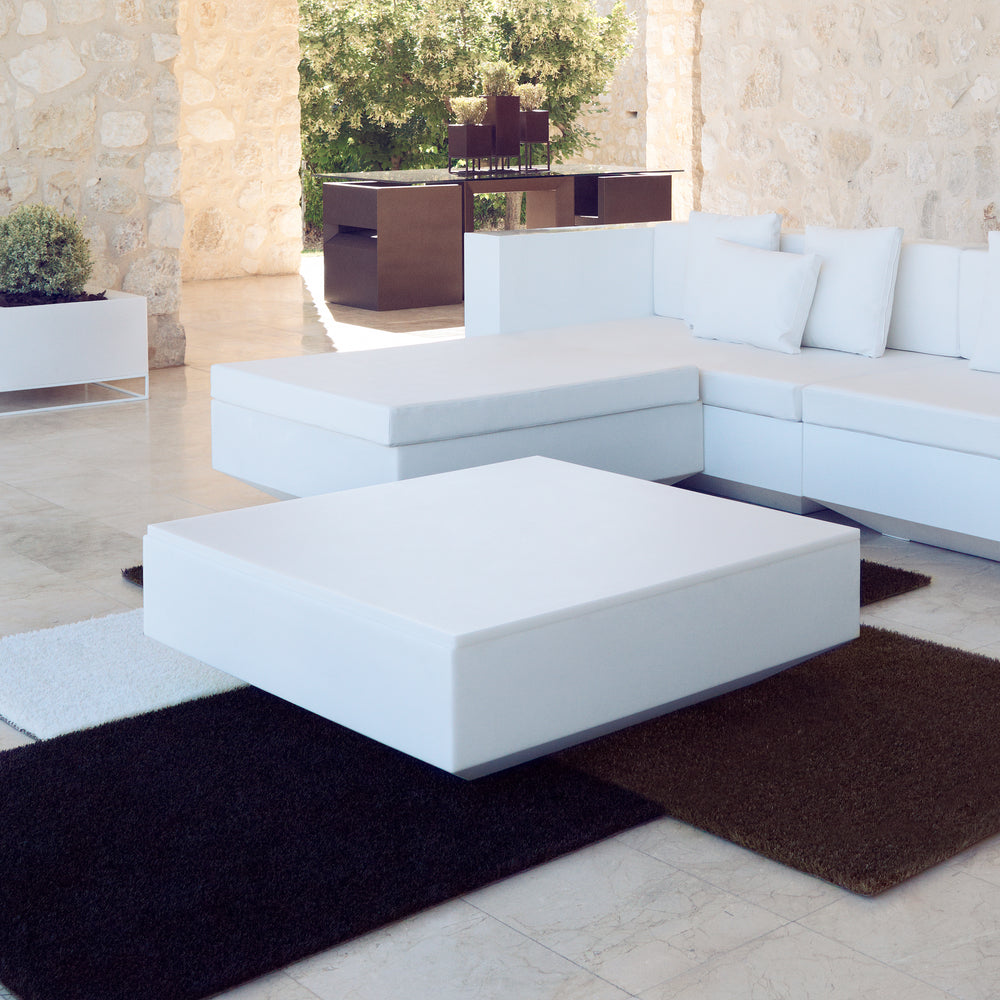 Vela Outdoor Coffee Table