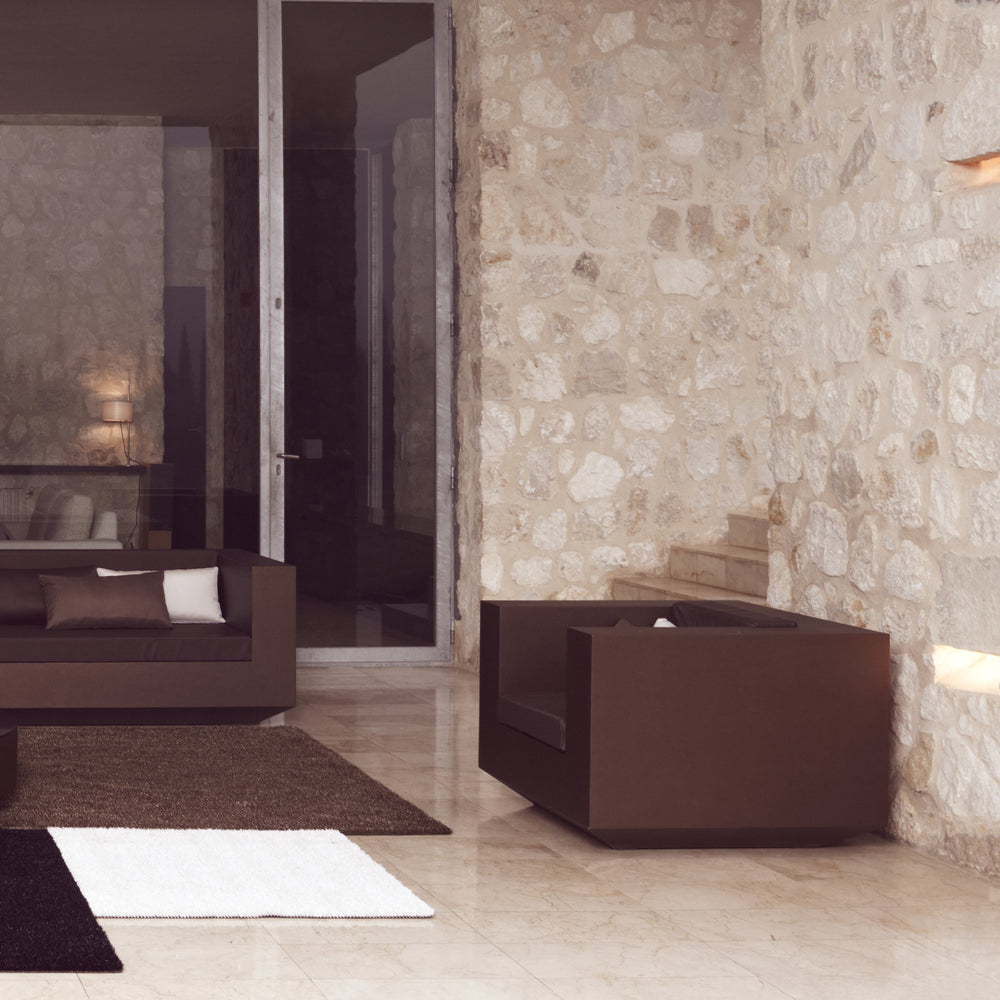 Vela Outdoor Lounge Chair
