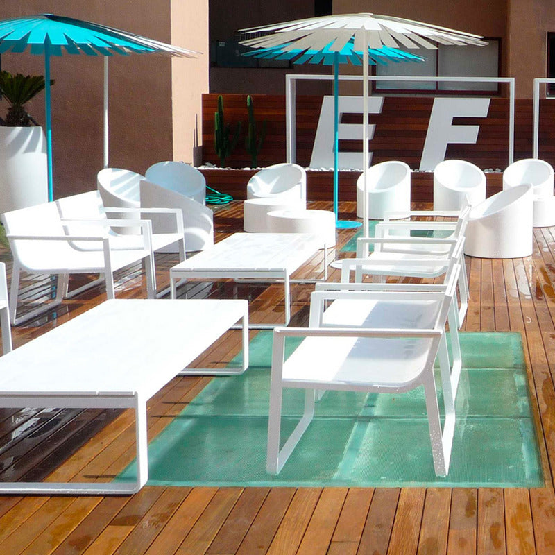 Lipstick Outdoor Table