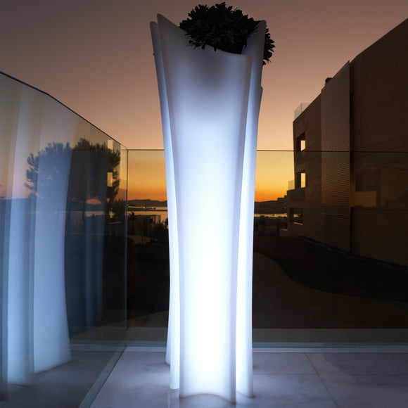 Alma Illuminated Planter