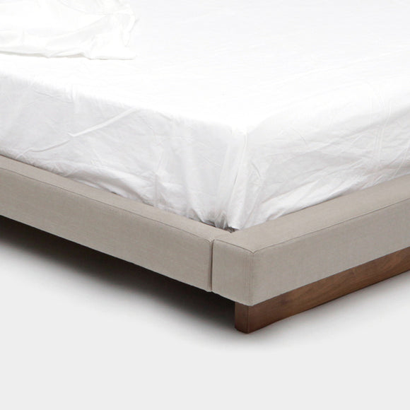 101082 Upholstered Platform Bed