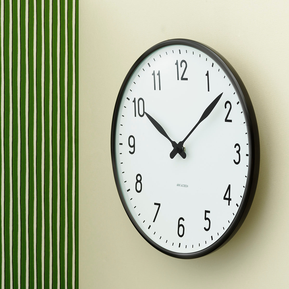 インテリア時計 ARNE JACOBSEN Station Wall Clock 290mm Arne Jacobsen Clocks Station Wall Clock - 2Modern